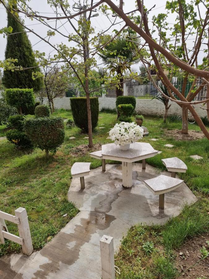 Guest House Vila Elezi Durrës 外观 照片
