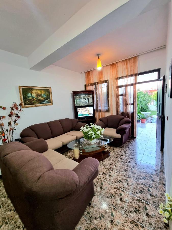 Guest House Vila Elezi Durrës 外观 照片