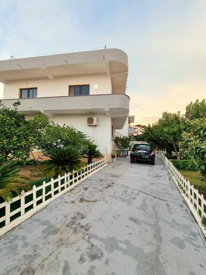 Guest House Vila Elezi Durrës 外观 照片